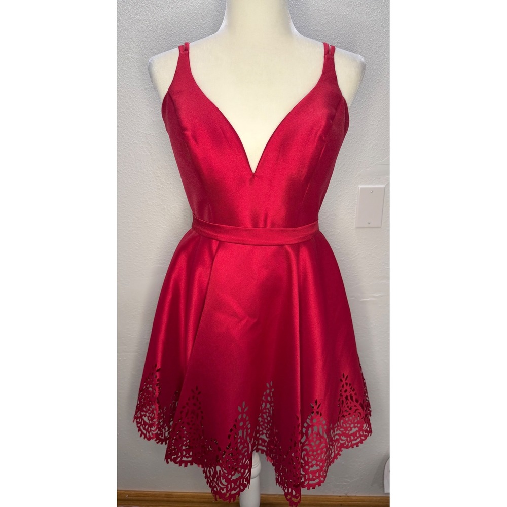 Sherri‎ Hill Red Fit Flare Homecoming Dress Size 8 Laser Cut Hem V Neck Party